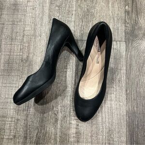 Black Clark Heels Size 9.5